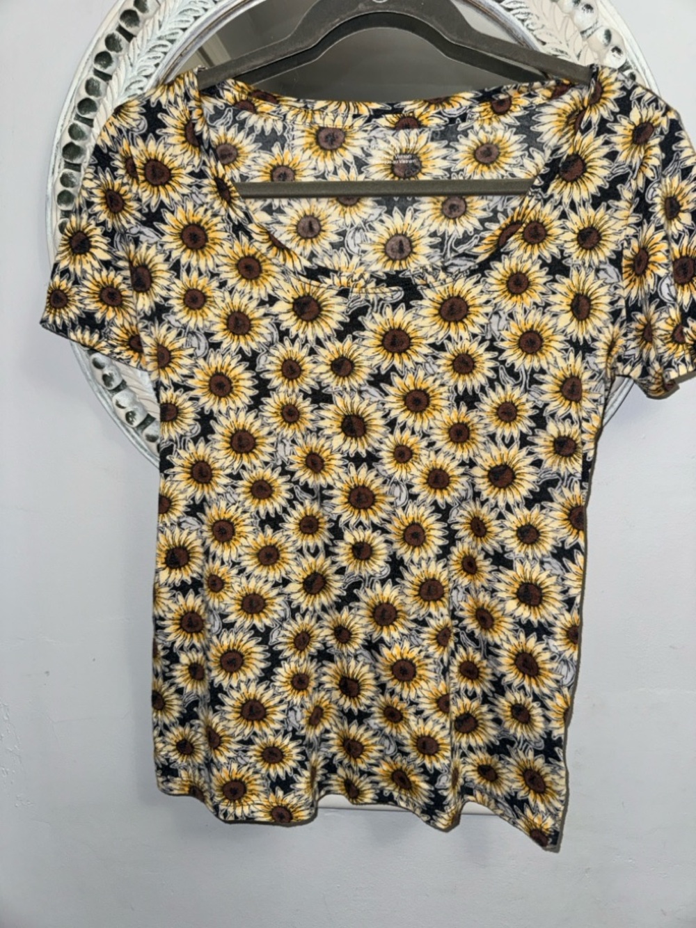 Urban Outfitters Black Sunflower Print Short Sleeve Tee
